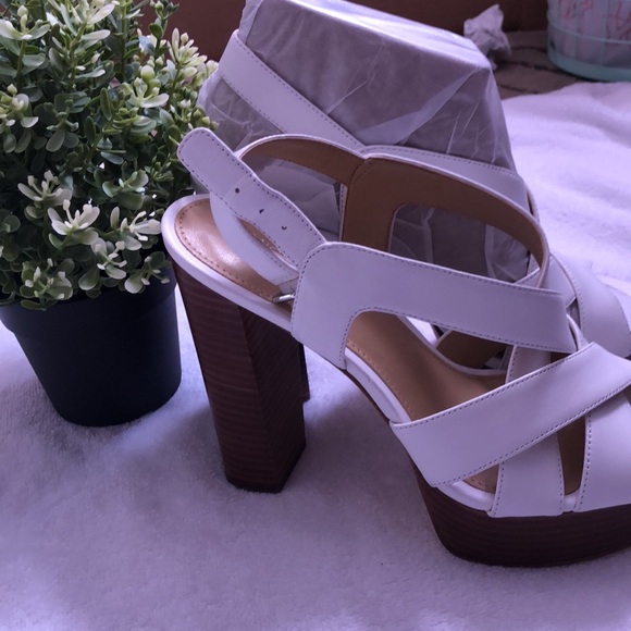 Michael kors shoes - Picture 5 of 7